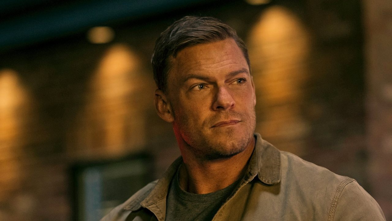 Kontynuacja jednego z najlepszych seriali akcji naszych czasów: potwierdzono 4. sezon Reachera i pierwszy spin-off hitu Amazona, źródło grafiki: Reacher, Nick Santora, Amazon, 2024.