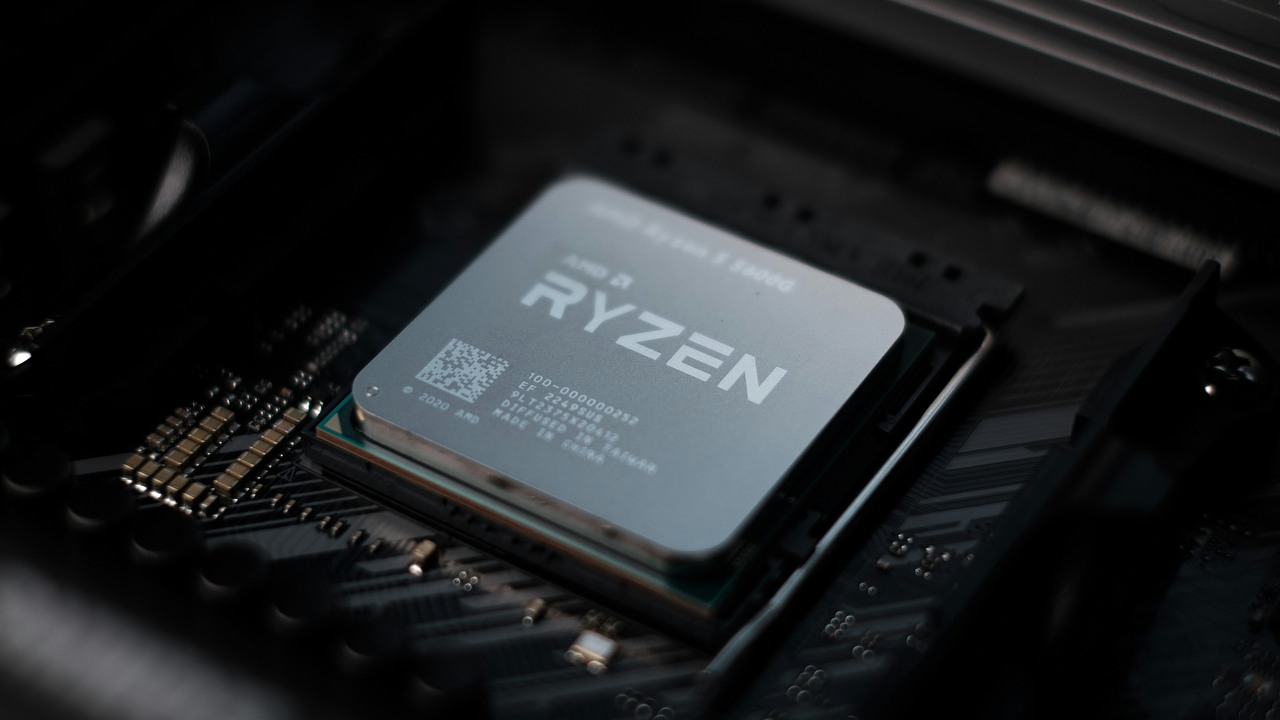 AMD Ryzen 7 9800X3D nadchodzi. Wyciekła specyfikacja i potencjalna data premiery najnowszego CPU, źródło grafiki: Dong Xu | Unsplash.