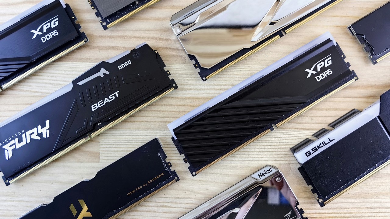 Czy 128 GB RAM-u ma sens? Społeczność odpowiada i podaje przykłady, źródło grafiki: Andrey Matveev, Unsplash.