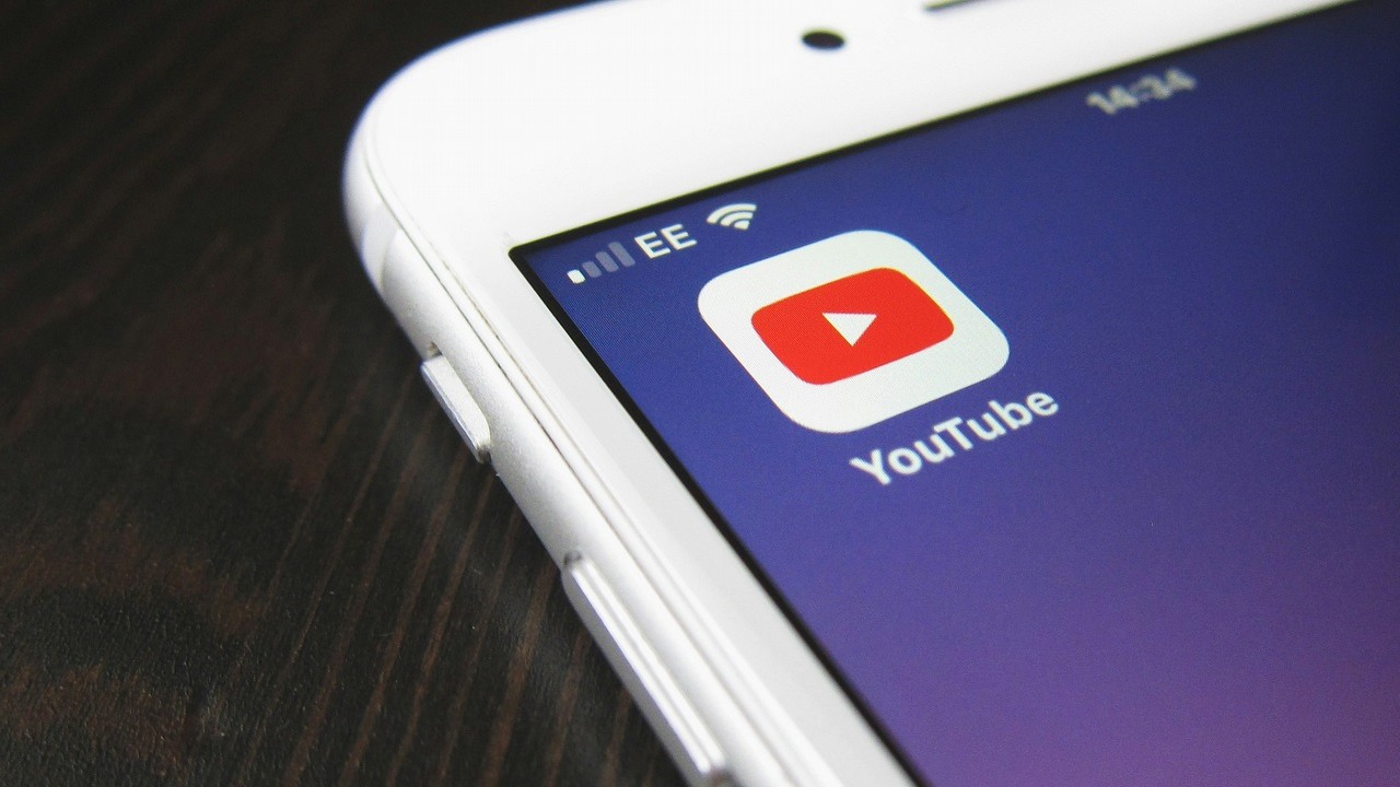 YouTube Premium Lite powraca. Jeśli liczyliście na usunięcie reklam za mniejsze pieniądze to możecie się rozczarować, źródło grafiki: Unsplash | Nik..