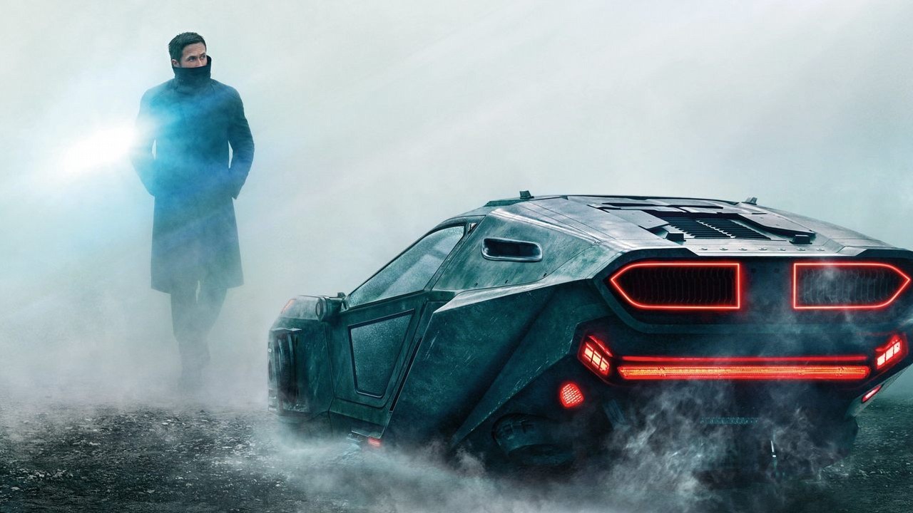 Elon Musk pozwany przez producentów Blade Runnera 2049. Chodzi o bezprawne wykorzystanie obrazów z dzieła sci-fi Denisa Villeneuve'a, źródło grafiki: Blade Runner 2049, Denis Villeneuve, Warner Bros., 2017.