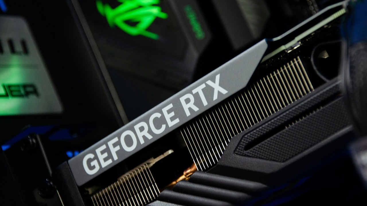 Gracz wysyłał RTX 4070 Ti do naprawy i rzekomo otrzymał znacznie tańszy model z powrotem - teraz producent twierdzi, że gracz kłamał, źródło grafiki: Gamercomp | Unsplash.
