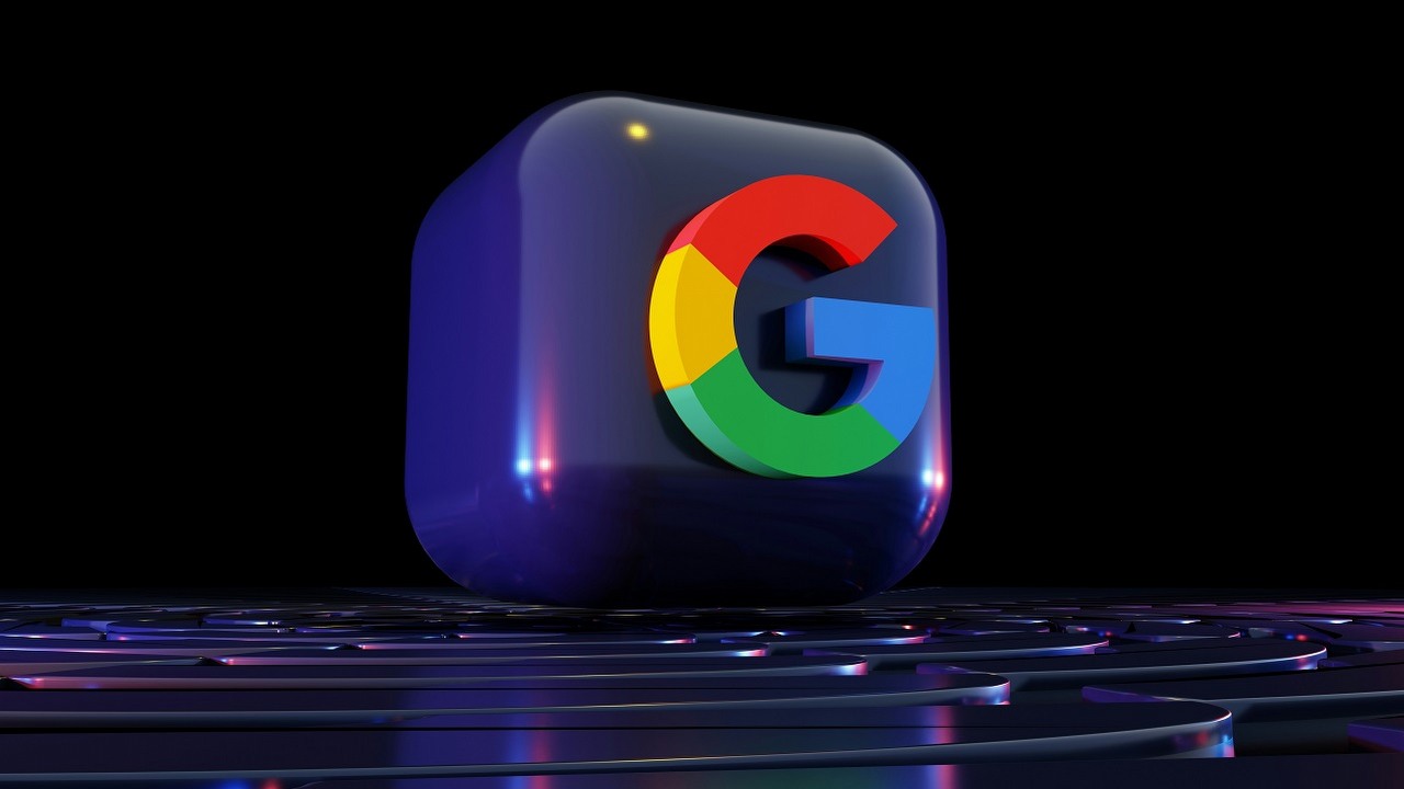 Google Mapy bombardowane negatywnymi recenzjami. Powodem zastąpienie lektora przez AI, źródło grafiki: Unsplash | BoliviaInteligente..