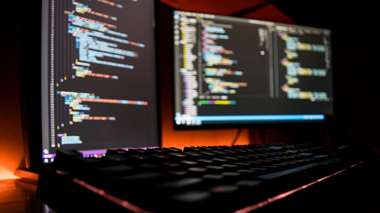 Co to jest UEFI? Odpowiadamy, źródło grafiki: Fotis Fotopoulos | Unsplash.
