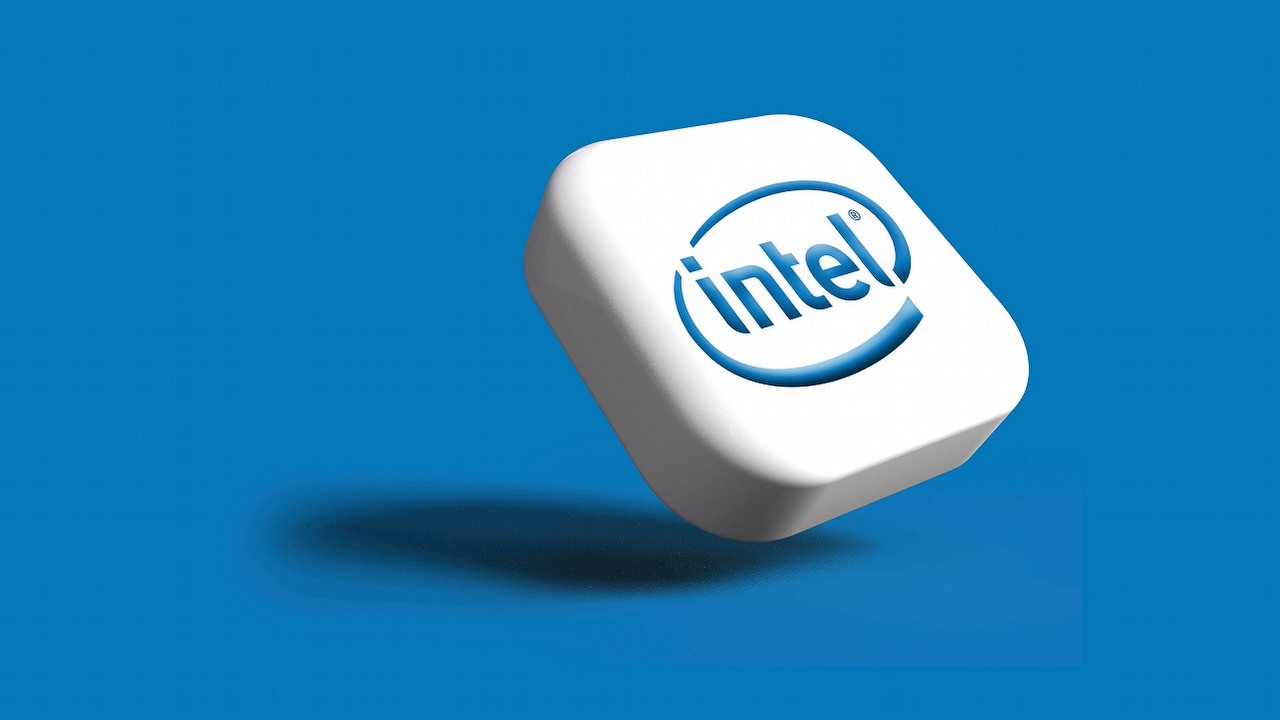 Intel Core Ultra 9 285H jest o niemal 30% szybszy od swojego poprzednika; użytkownicy laptopów powinni się cieszyć, źródło grafiki: Unsplash | Rubaitul Azad..