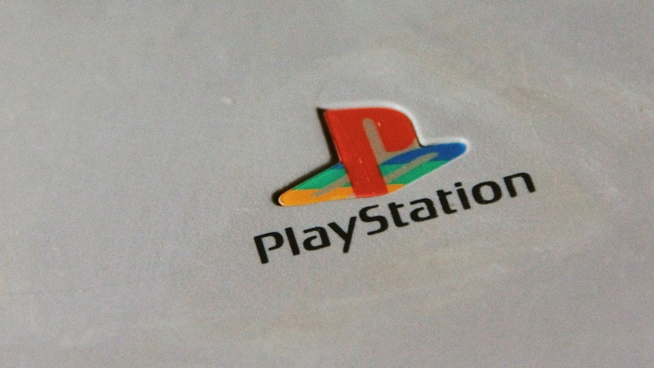 Od Atari 2600 po PS5 Pro: cena premierowa konsol skorygowana o inflację pokazuje, który model był najdroższy i nie jest to nowa konsola Sony, źródło grafiki: CARTIST; Unsplash.com; 2020.