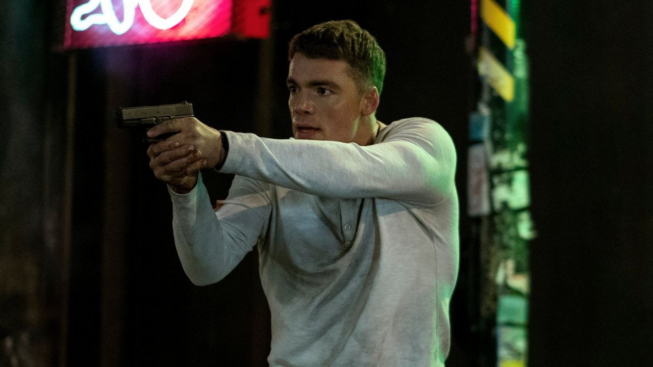 Po 2 latach powraca jeden z najchętniej oglądanych seriali w historii Netflixa. 2. sezon trzymającego w napięciu thrillera akcji ma już zwiastun i datę premiery, źródło grafiki: Nocny agent, Shawn Ryan, Netflix, 2024.