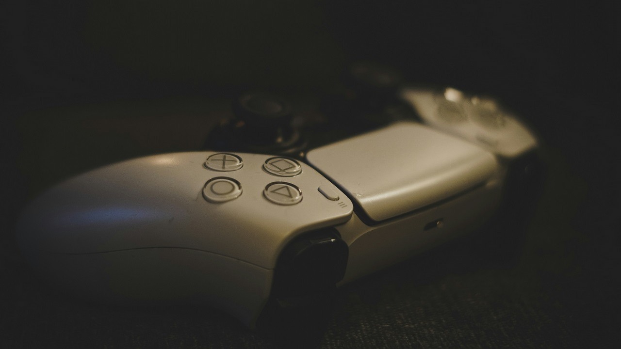 PS5 Pro sprzedaje się lepiej niż PS4 Pro. W Japonii dobra passa Sony trwa, źródło grafiki: Unsplash | Robin Edqvist..