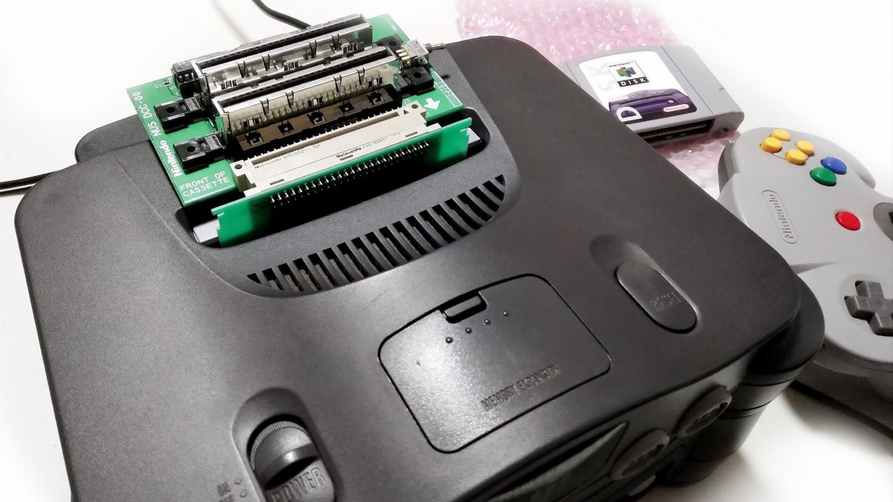 To była jedna z największych porażek Nintendo. Nieużywany zestaw deweloperski Nintendo 64DD na zdjęciach, źródło grafiki: Źródło: @rerez.net?; BlueSky.