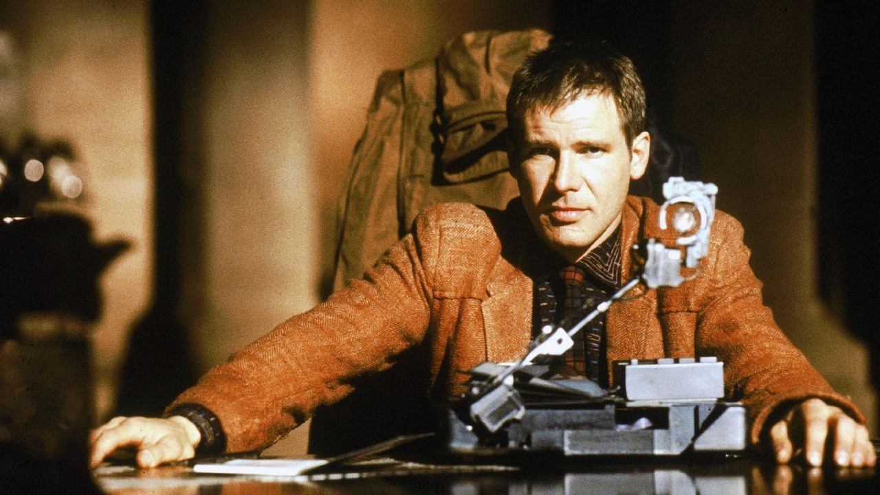 Miażdżąca Blade Runnera recenzja tak „zniszczyła” Ridleya Scotta, że reżyser oprawił ją i do dziś wisi w jego biurze. „Przypomina mi, by nie wierzyć prasie”, źródło grafiki: Blade Runner, Ridley Scott, Warner Bros., 1982.