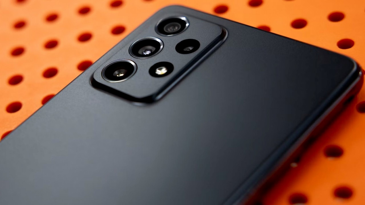 Samsung Galaxy S25 Plus atakuje największych; wydajność może być lepsza niż zakładano, źródło grafiki: N.Tho.Duc' Unsplash.com; 2021.