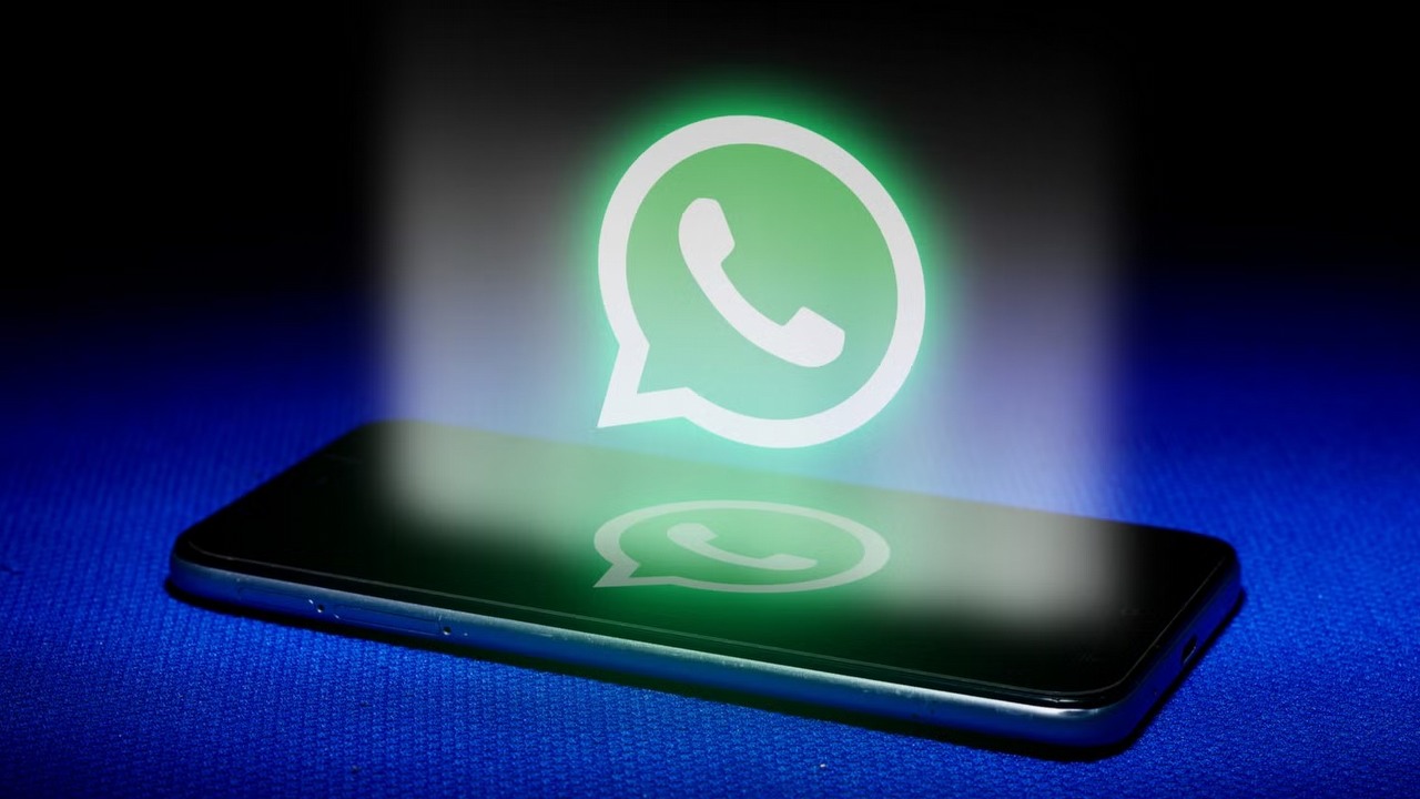 Jak wyłączyć zapisywanie zdjęć i filmów w WhatsApp? Opisujemy krok po kroku, źródło grafiki: MakeUseOf.