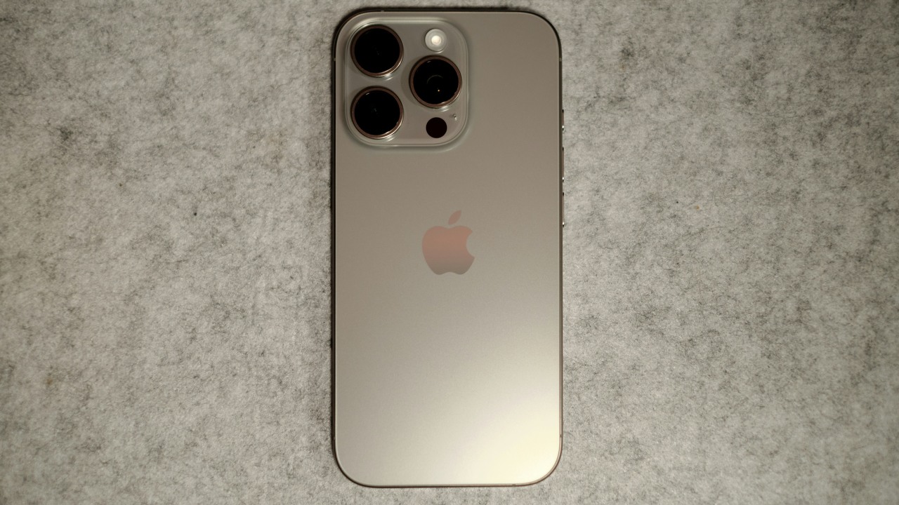 Gdzie jest iPhone? Youtuber wybrał najlepsze smartfony 2024 roku, ale nie znajdziecie tam sprzętu Apple, źródło grafiki: Unsplash | appshunter.io.