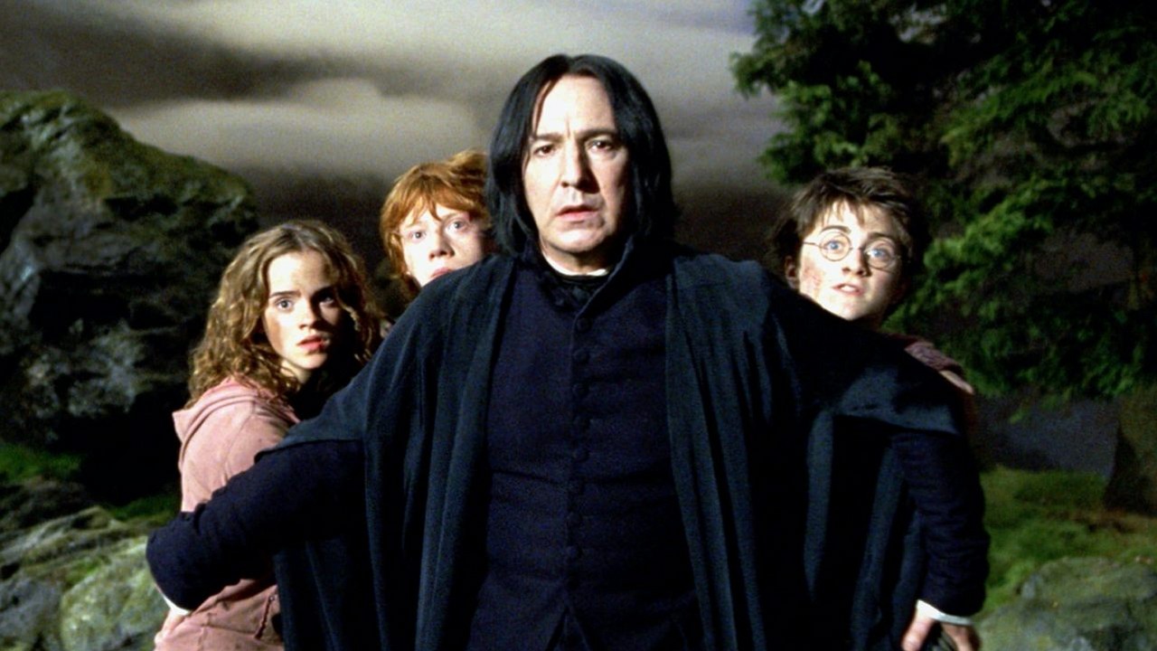 Serialowy Harry Potter znalazł nowego Severusa Snape'a? Gwiazdor Gangów Londynu prowadzi już rozmowy z Warner Bros, źródło grafiki: Harry Potter i więzień Azkabanu, Alfonso Cuarón, Warner Bros., 2004.