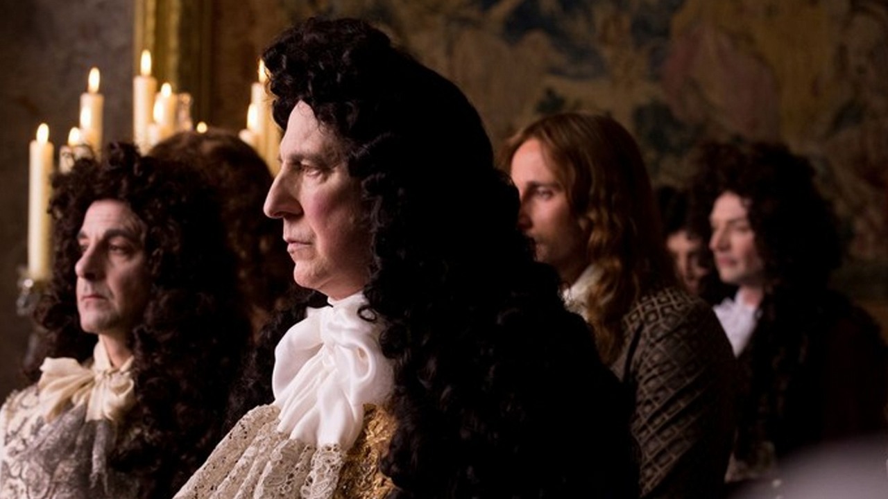 „To nie był mój wybór”. Alan Rickman był zmuszony do zagrania tej roli w filmie z 2014 roku, źródło grafiki: A Little Chaos, Alan Rickman, Lionsgate UK, 2014.
