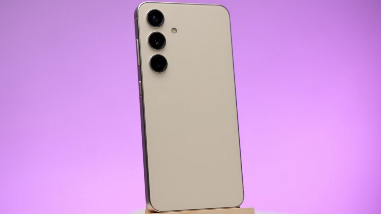 Samsung zakłada, że Galaxy S25 sprzeda się lepiej niż S24, ale zmniejsza produkcję, źródło grafiki: Dhruv vishwakarma; Unsplash.com; 2024.