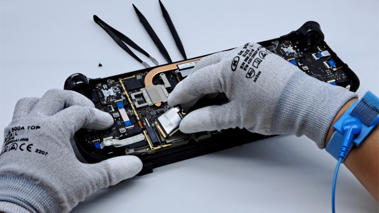 Valve sprzedaje odnowione Steam Decki OLED. Warto pamiętać, że w niektórych polskich sklepach nówki są dwa razy droższe, źródło grafiki: Valve; materiały promocyjne.