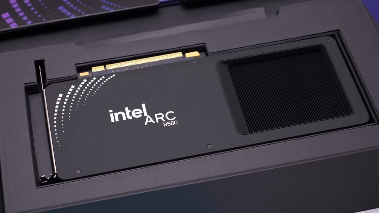 Intel Arc B580 to sukces, którego potrzebował Intel. Według youtuberów technologicznych to ratunek dla budżetowych PC, źródło grafiki: YouTube: Hardware Unboxed; 2024.