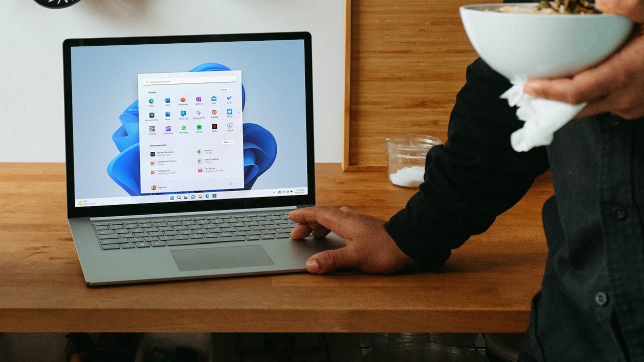 Jak wyłączyć aktualizacje w Windows 10? Prezentujemy trzy najprostsze sposoby, źródło grafiki: Microsoft / Unsplash.