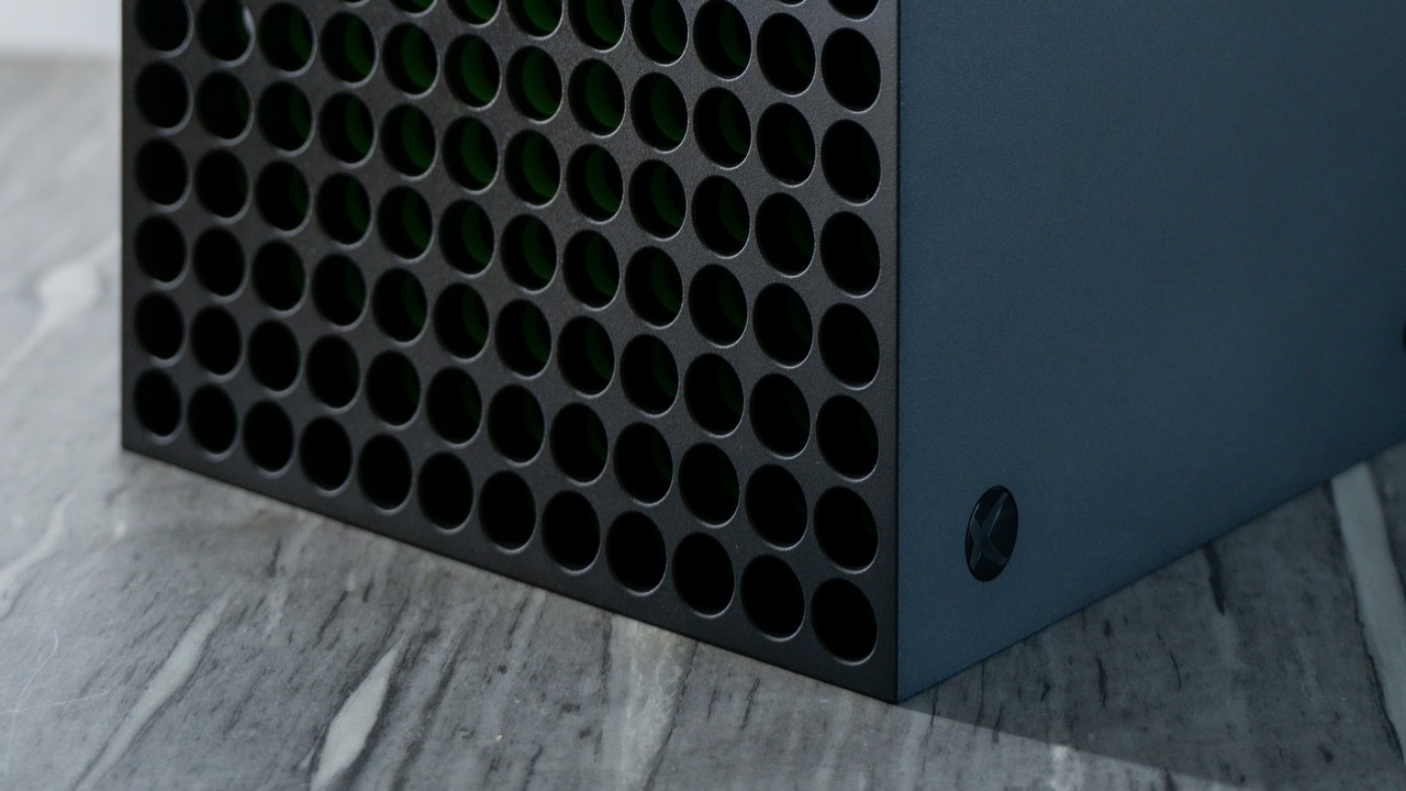 Xbox Series X może zniknąć z Polski. Microsoft wydał oświadczenie w sprawie ostatnich plotek [Aktualizacja], źródło grafiki: Unsplash | Martin Martz.