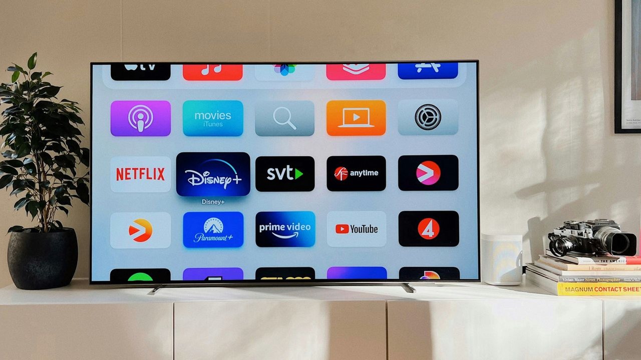 Widzowie mają już dość platform streamingowych? W 2024 roku Amerykanie wydali na nie aż o 23% mniej; mówią o „zmęczeniu streamingiem”, źródło grafiki: Unsplash.com / Oscar Nord / 2022.