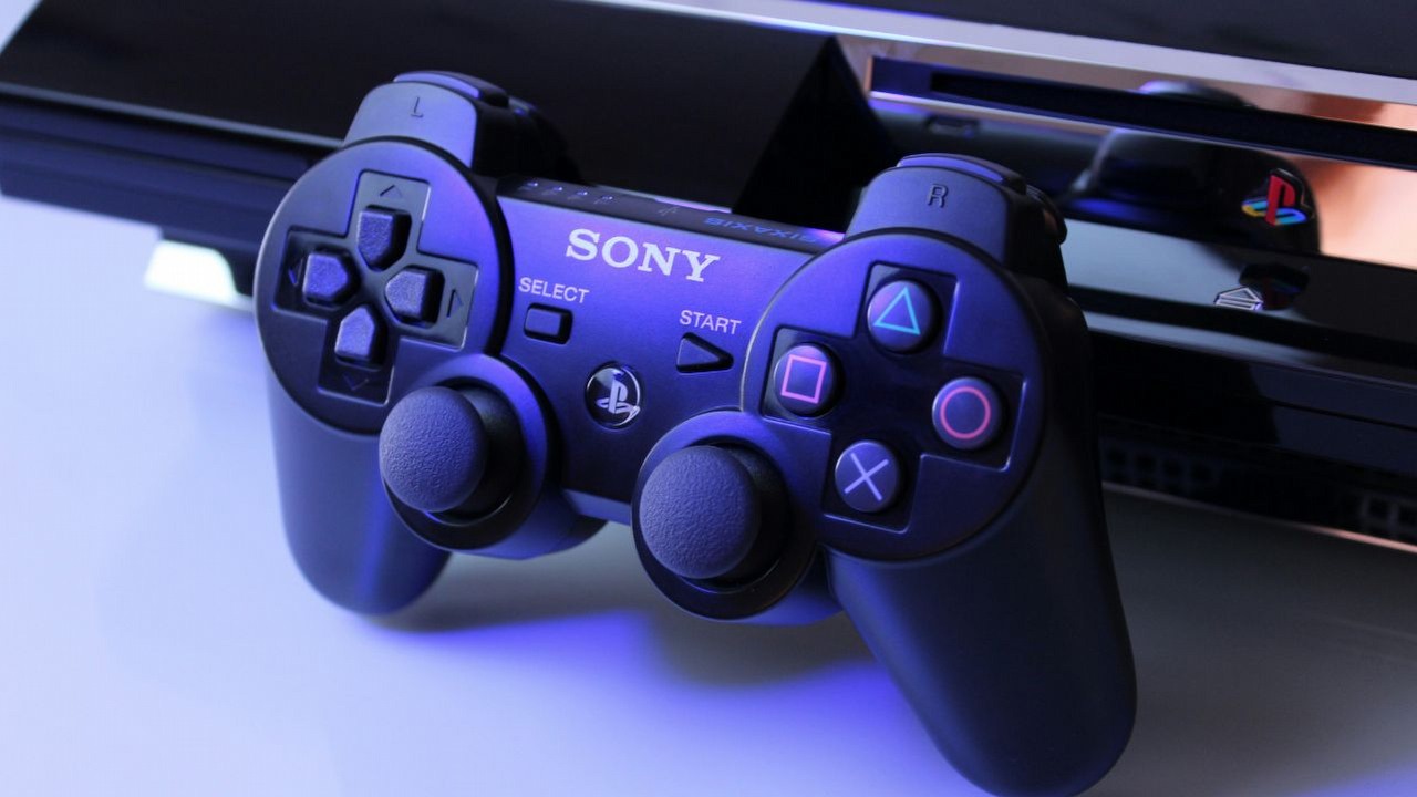 Sony może spełnić marzenie graczy. Deweloperzy przenoszący klasykę PlayStation na PS4 i PS5 „marzą” o emulacji gier z PS3 i badają dostępne opcje, źródło grafiki: Nikita Kostrykin | Unsplash.