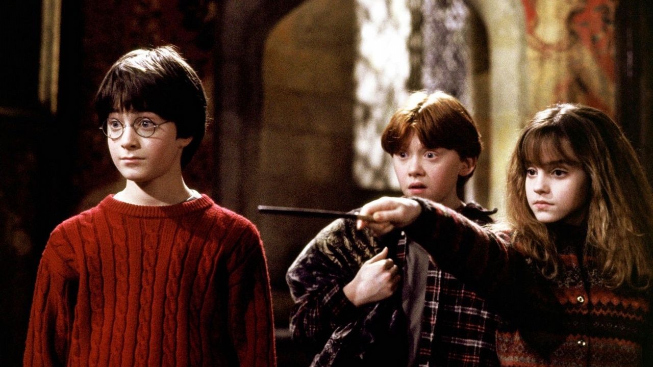 Harry Potter byłby o wiele mroczniejszy i straszniejszy, gdyby wyreżyserował go twórca Fight Clubu. „Powiedziałem, że nie chcę kręcić hollywoodzkiej wersji”, źródło grafiki: Harry Potter i Kamień Filozoficzny, Chris Columbus, Warner Bros., 2001.