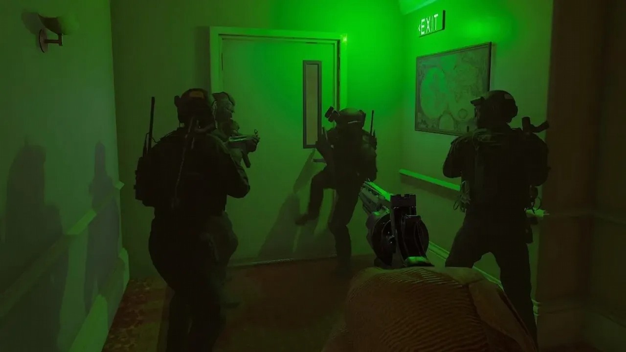 Gra tańsza na stałe o 28%, dodatek aż o 35%. Kolejny duży sukces polskiej akcji na Steam dotyczy strzelanki Ready or Not, źródło grafiki: Void Interactive.