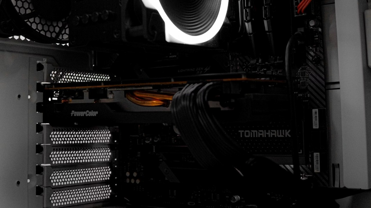 Ceny RX-ów 9070 i 9070 XT na pierwszych przeciekach. Kwoty zbliżone do RTX-a 5070, źródło grafiki: Brandon.; Unsplash.com; 2024.