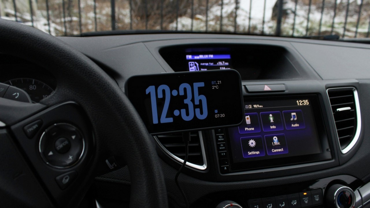 6 najważniejszych wskazówek dotyczących Apple CarPlay; jak spersonalizować system infotainment w samochodzie, źródło grafiki: Sophia Stark, Unsplash.