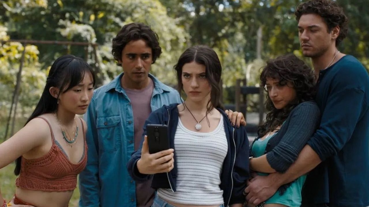 Adaptacja Until Dawn ma pierwszy pełny zwiastun. Pętla czasu na krwawej zapowiedzi aktorskiego horroru, źródło grafiki: Until Dawn, David F. Sandberg, Sony, 2025.