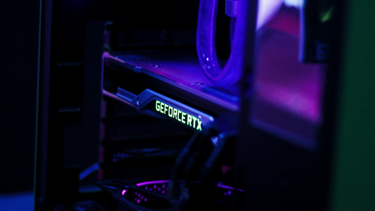 Jaki to ma sens w 2025 roku? RTX 5060 Ti dostanie wersje z 8 GB pamięci VRAM, źródło grafiki: Fredrick Tendong | Unsplash.