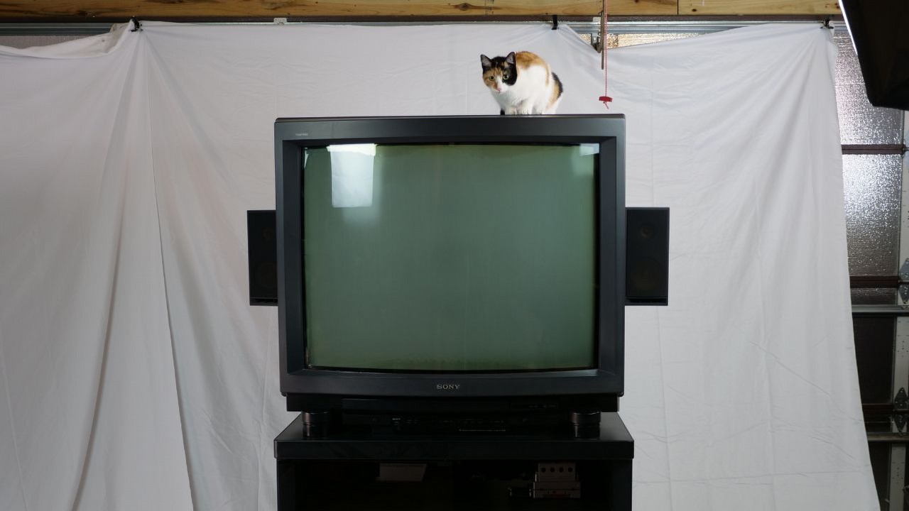 Waży ponad 200 kg i kosztował tyle, co mieszkanie; ten telewizor Sony nie miał prawa istnieć.