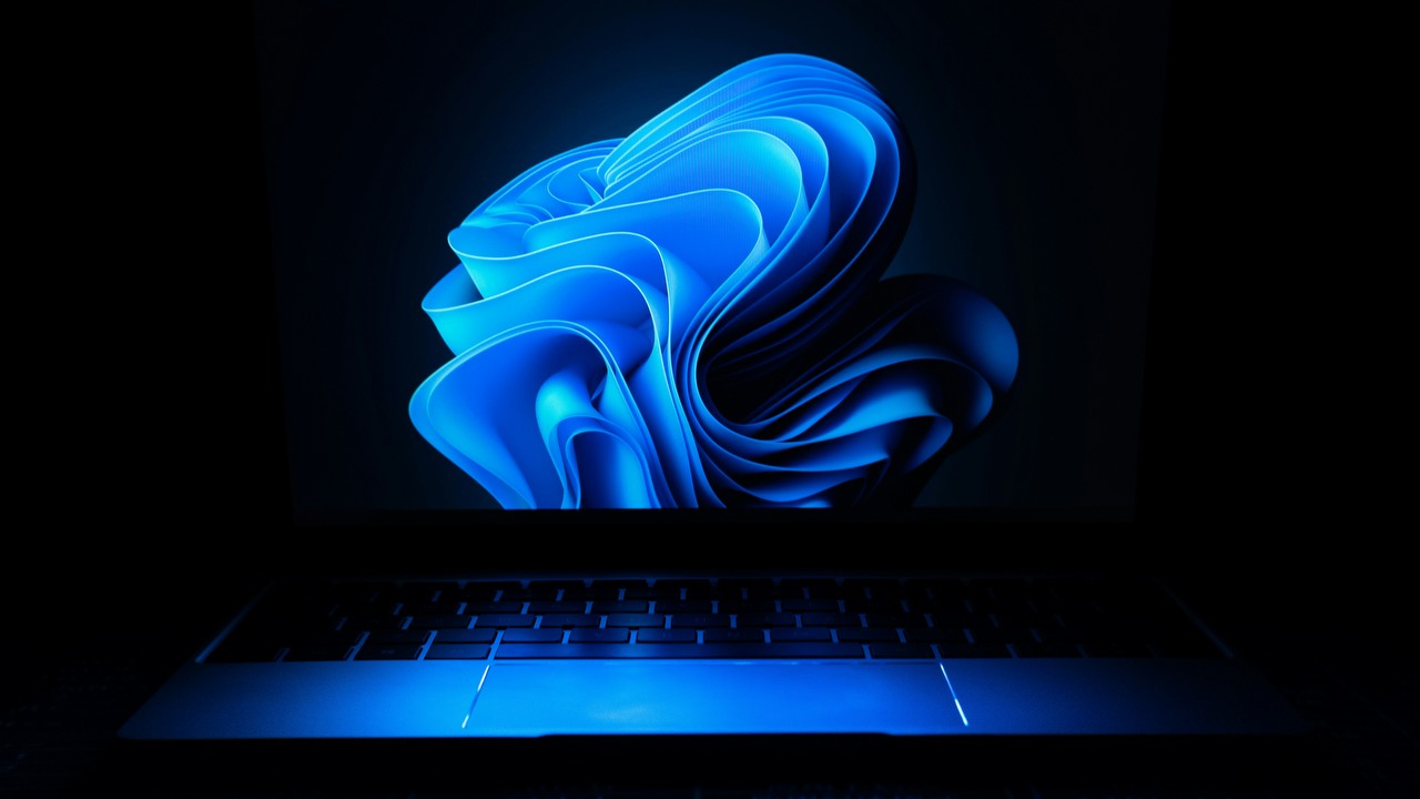 Windows 11? Bardziej Windows xD. Po aktualizacji wielu użytkowników straciło dźwięk, źródło grafiki: Sunrise King | Unsplash.com.