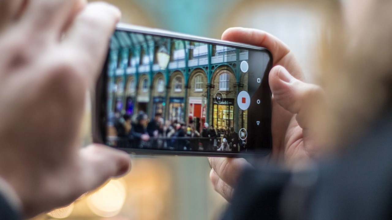 Oto 5 najlepszych aplikacji do aparatu i edycji zdjęć do iPhone, źródło grafiki: Angela Compagnone; Unsplash.com; 2018.