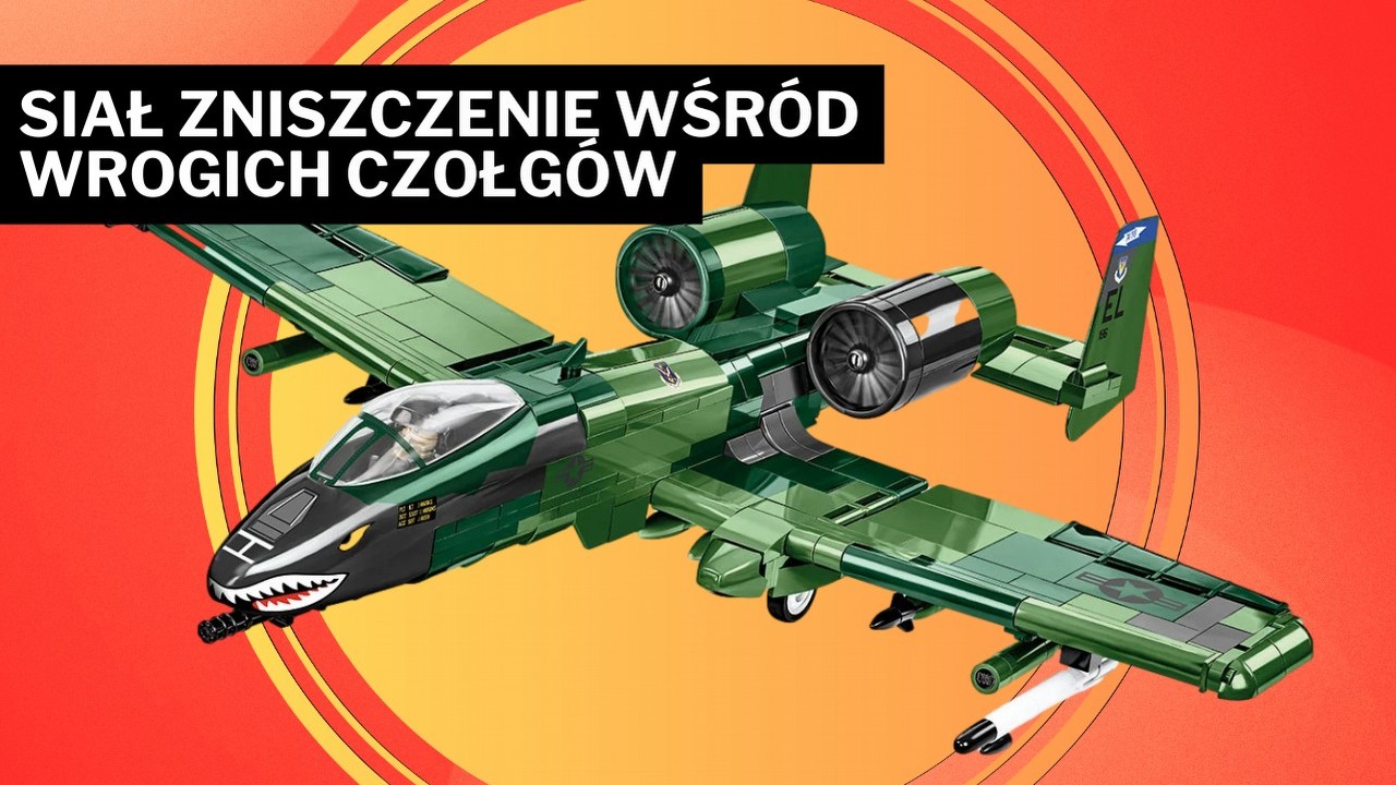 Widzisz ten samolot z rekinimi zębiskami? Przez grę z jego udziałem w 1996 roku marzyłem o byciu pilotem, źródło grafiki: COBI; materiały promocyjne.