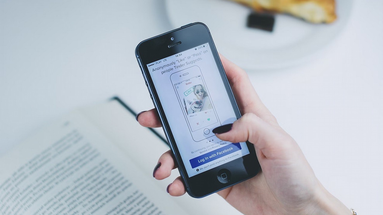 Jak zrobić skan iPhonem? Wszystko, co trzeba wiedzieć, źródło grafiki: freestocks / Unsplash.