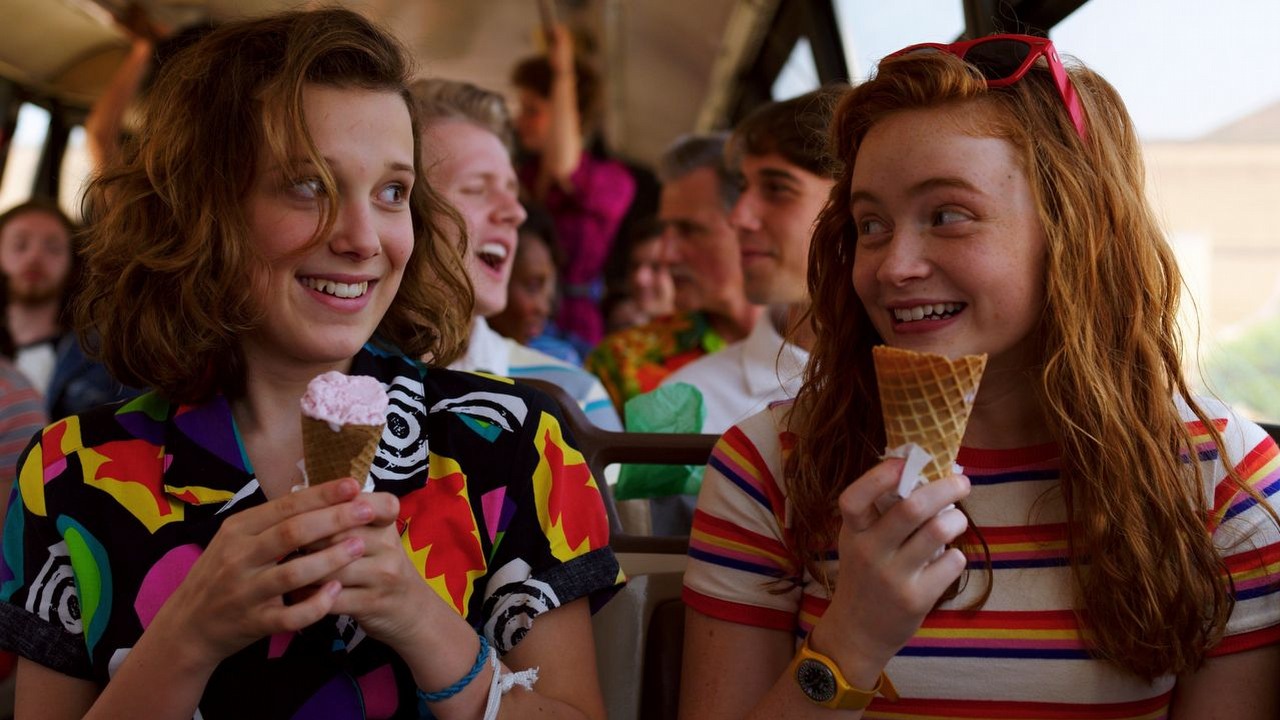 Stranger Things 5 będzie „najambitniejszym” i najbardziej osobistym sezonem w historii serialu sci-fi Netflixa. Twórcy mają aż 650 godzin materiałów. „To jak osiem blockbusterów”, źródło grafiki: Stranger Things, Ross Duffer, Netflix, 2016.