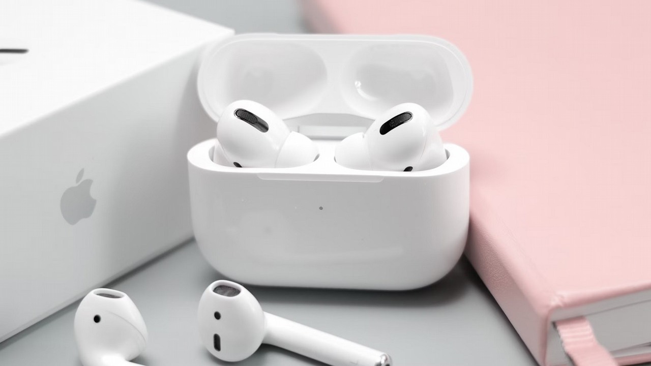 Jak sprawdzić, czy AirPods są oryginalne? Oto skuteczne metody, źródło grafiki: Daniel Romero / Unsplash.