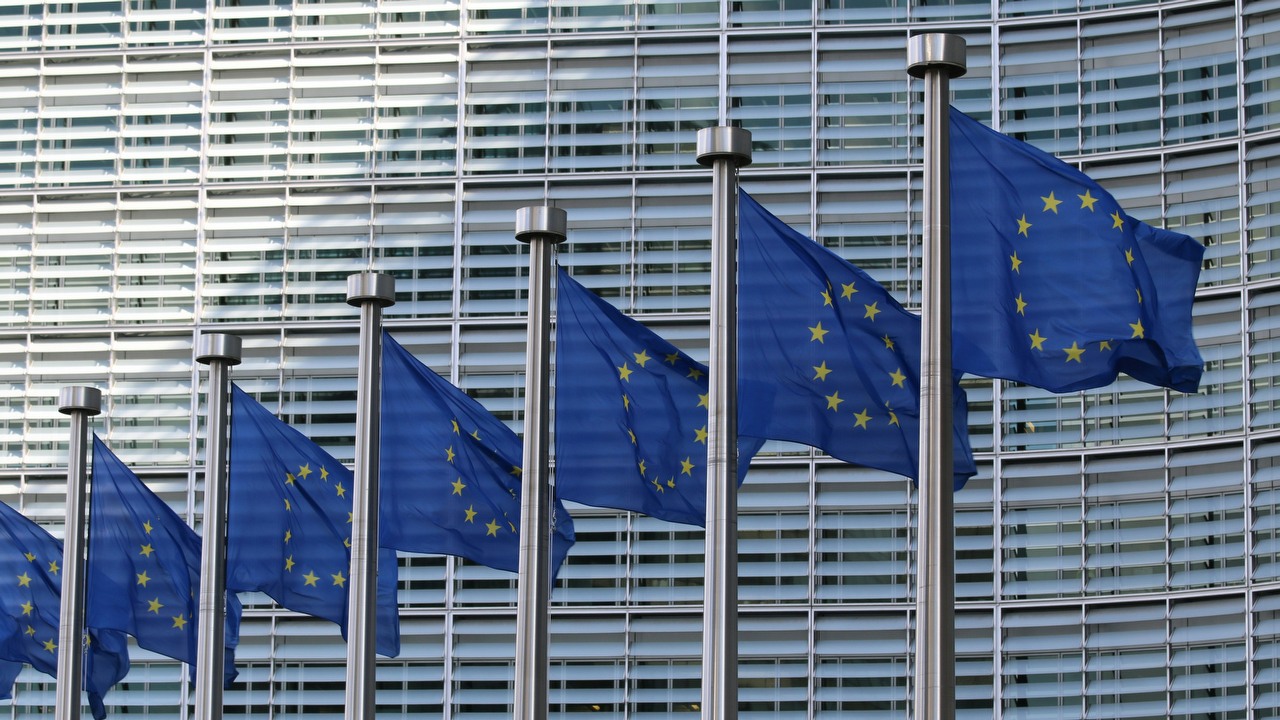 Intel wygrywa z Unią Europejską. Firma otrzymała ponad 2 miliardy złotych zwrotu odsetek, źródło grafiki: Unsplash | Guillaume Périgois.