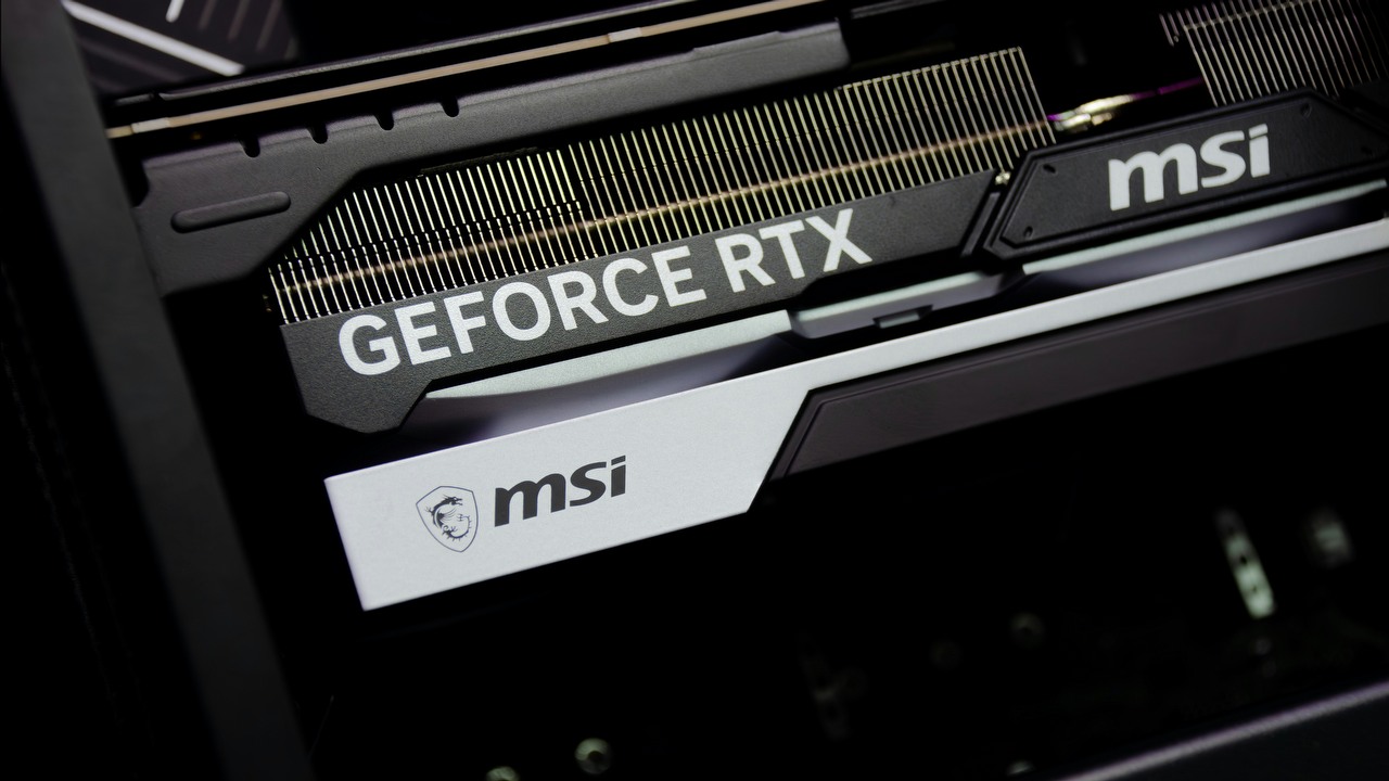 RTX 5060 może wymagać zasilacza 650W. Przeciek sugeruje wzrost zapotrzebowania na energię, źródło grafiki: Unsplash | GAMERCOMP.RU.
