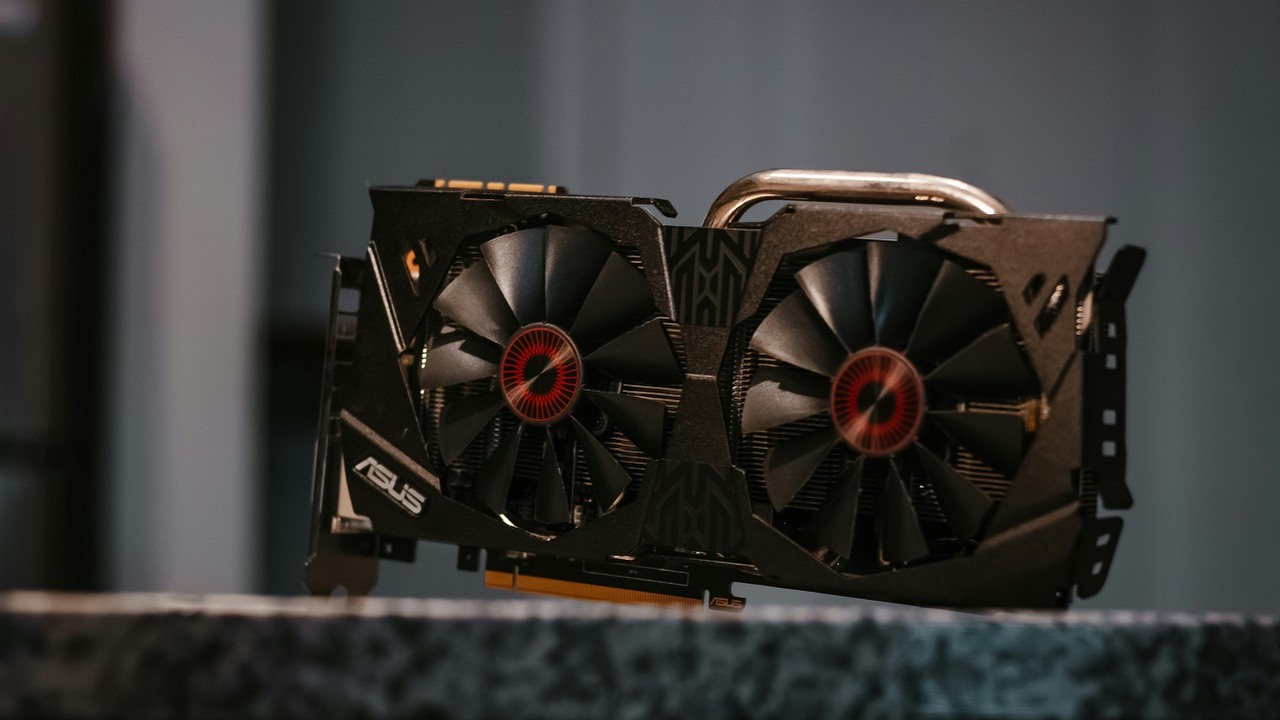FSR kontra DLSS. Jak bardzo technologia AMD zostaje w tyle względem konkurencji na początku 2025 roku?, źródło grafiki: Unsplash | Joseph Greve..