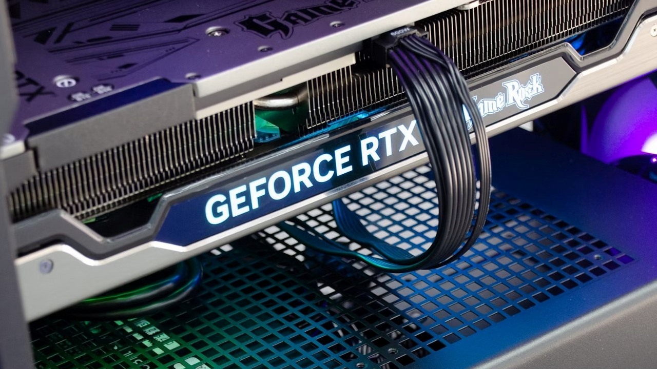 RTX 5070 Ti jest nieco wydajniejszy od RTX 4080; wyciekły wyniki benchmarków, źródło grafiki: GAMERCOMP.RU; Unsplash.com; 2023.
