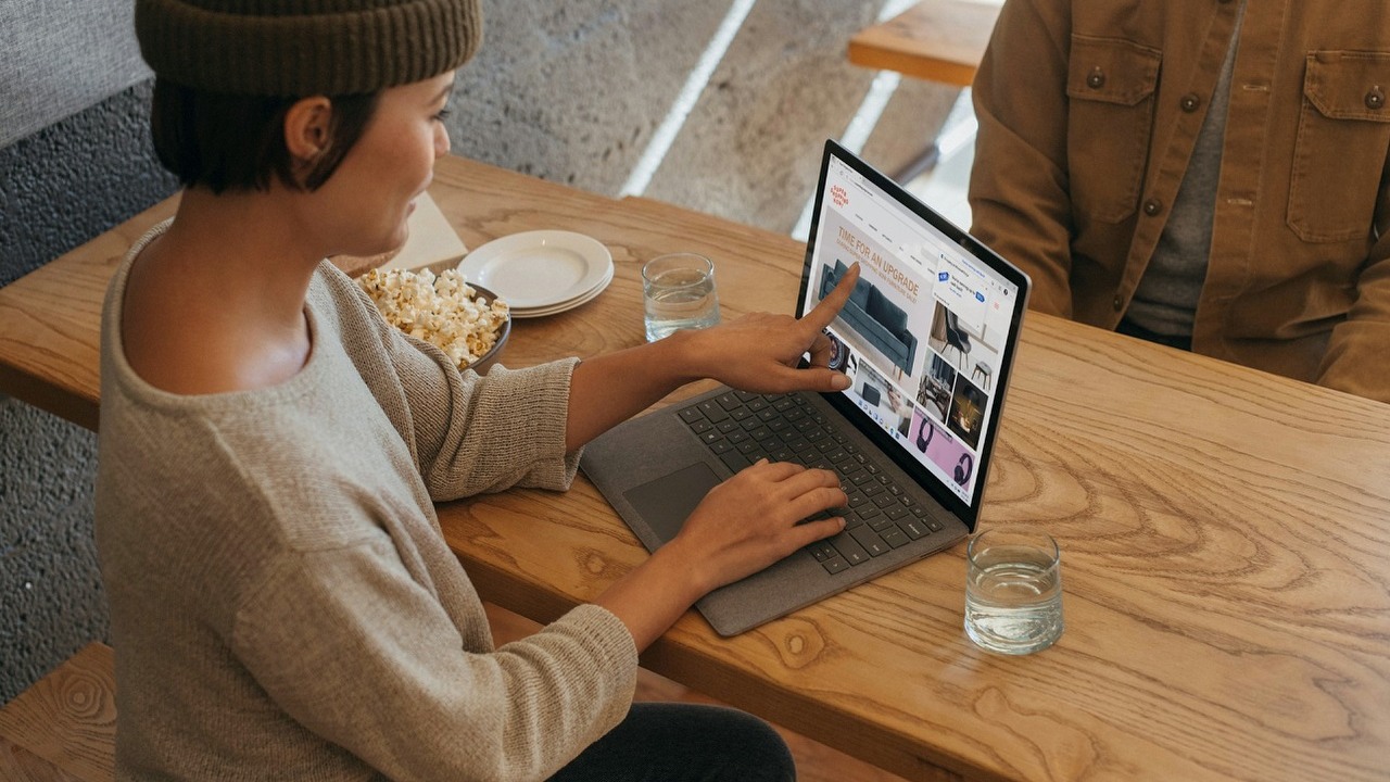 Czarny scenariusz się sprawdza; Microsoft zaczyna wyłączać adblocki w przeglądarce Edge, źródło grafiki: Unsplash | Microsoft Edge.