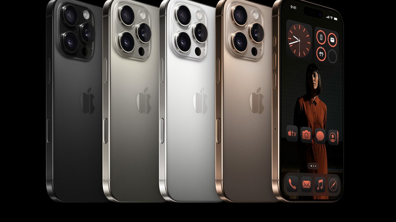 Apple powoli dogania konkurencję. iPhone 17 Pro może otrzymać 12 GB RAM-u, źródło grafiki: Apple.