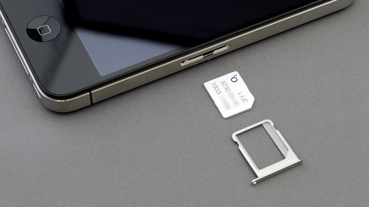 Jak założyć eSIM w Play? Podajemy dwa sposoby, źródło grafiki: Brett Jordan / Unsplash.