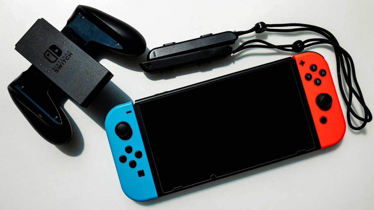 Switch 2 z dual-screenem? Nowy patent Nintendo może to umożliwić, źródło grafiki: Daniel Rykhev; Unsplash.com; 2020.