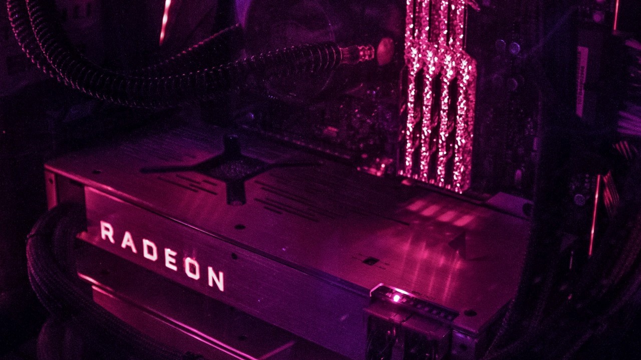 Czekasz na tanią kartę graficzną? Radeon RX 9050 od AMD może być odpowiedzią na wygórowane ceny, źródło grafiki: Zii Miller, Unsplash.