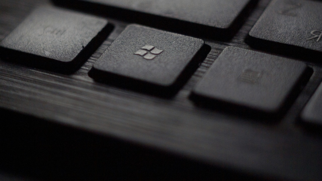 Windowsy, o których wolelibyśmy zapomnieć. Tvtech wspomina najgorsze wersje systemu, źródło grafiki: Unsplash | Tadas Sar.
