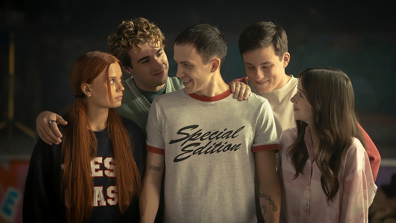 Czy 100 dni do matury będzie na Netflixie? Streamingowa przyszłość filmu komediowego spod szyldu Ekipy z polskimi gwiazdami i influencerami, źródło grafiki: 100 dni do matury, Mikołaj Piszczan, Next Film, 2025.